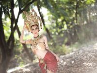 thai naked girl photoshoot