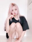 Vyvan Le (vyvanle) OnlyFans Leaks Netherlands Smug Asian Chinese Doll Porn Album