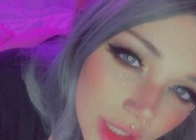 Tattooed Waifu (undersiegexo)