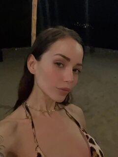 Melanie Pavola (melaniepavolareal)
