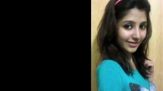 Wet Indian Girl Leaked Selfie Showing Nice Size Tits Boos 5-27