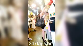 Peeping on Tits (Showing Face) Young Amateur Chinese Asian Girl in Public 190