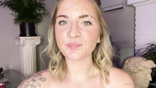 Zoeneli (Zoeneli71 aka zoenelis aka Zoe Neli) OnlyFans Leaks Submissive Gilr Next Door Porn Video 2