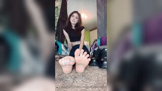 Celestialphoebe (Celestial Phoebe aka phoebeyourcelestial4 aka phoebesfeet) OnlyFans Foot Fetish Specialist 3