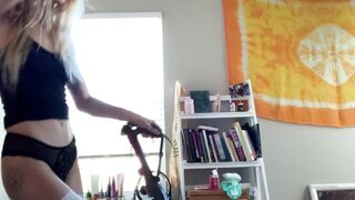 Liviniaroberts (Livinia Roberts aka liviniaxx aka urfavonlinesloot) OnlyFans Leaks Tiktoker & Mattress Actress & professional sloot35