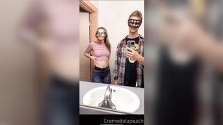 Cremedelapeach (Cream Dela Peach aka Cr3medelapeach) P3aches_n_cream 19 yo Single College Student Porn 2