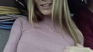 Cremedelapeach (Cream Dela Peach aka Cr3medelapeach) P3aches_n_cream 19 yo Single College Student Porn 24