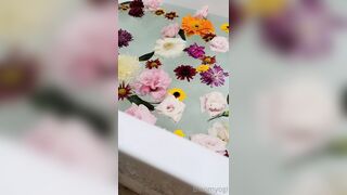 Bloomyogi (Emma Bloom aka Bloomyogi aka bloomyogi1) OnlyFans Leaks oftravelcouple Nature lover Porn 56