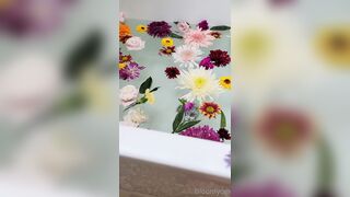 Bloomyogi (Emma Bloom aka Bloomyogi aka bloomyogi1) OnlyFans Leaks oftravelcouple Nature lover Porn 56