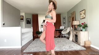 Bloomyogi (Emma Bloom aka Bloomyogi aka bloomyogi1) OnlyFans Leaks oftravelcouple Nature lover Porn 23