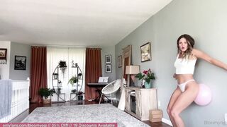 Bloomyogi (Emma Bloom aka Bloomyogi aka bloomyogi1) OnlyFans Leaks oftravelcouple Nature lover Porn 29