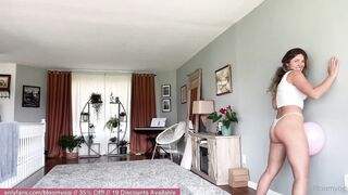 Bloomyogi (Emma Bloom aka Bloomyogi aka bloomyogi1) OnlyFans Leaks oftravelcouple Nature lover Porn 29