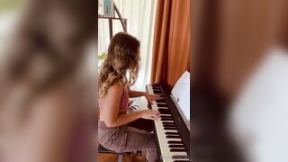 Bloomyogi (Emma Bloom aka Bloomyogi aka bloomyogi1) OnlyFans Leaks oftravelcouple Nature lover Porn 22