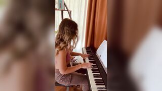 Bloomyogi (Emma Bloom aka Bloomyogi aka bloomyogi1) OnlyFans Leaks oftravelcouple Nature lover Porn 22