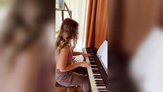 Bloomyogi (Emma Bloom aka Bloomyogi aka bloomyogi1) OnlyFans Leaks oftravelcouple Nature lover Porn 22