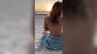 Bloomyogi (Emma Bloom aka Bloomyogi aka bloomyogi1) OnlyFans Leaks oftravelcouple Nature lover Porn 50