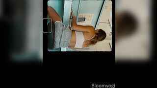 Bloomyogi (Emma Bloom aka Bloomyogi aka bloomyogi1) OnlyFans Leaks oftravelcouple Nature lover Porn 34