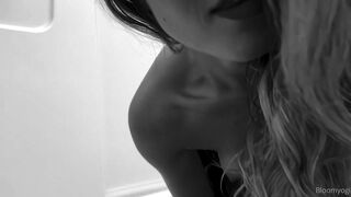 Bloomyogi (Emma Bloom aka Bloomyogi aka bloomyogi1) OnlyFans Leaks oftravelcouple Nature lover Porn 37