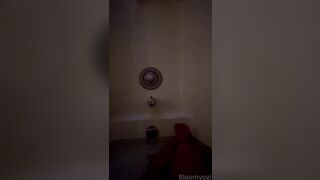 Bloomyogi (Emma Bloom aka Bloomyogi aka bloomyogi1) OnlyFans Leaks oftravelcouple Nature lover Porn 18