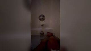 Bloomyogi (Emma Bloom aka Bloomyogi aka bloomyogi1) OnlyFans Leaks oftravelcouple Nature lover Porn 18