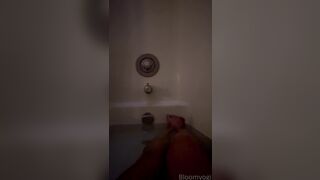 Bloomyogi (Emma Bloom aka Bloomyogi aka bloomyogi1) OnlyFans Leaks oftravelcouple Nature lover Porn 18