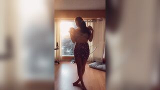 Bloomyogi (Emma Bloom aka Bloomyogi aka bloomyogi1) OnlyFans Leaks oftravelcouple Nature lover Porn 11