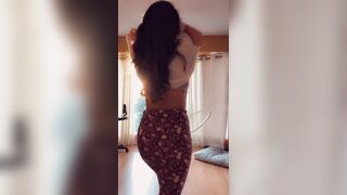 Bloomyogi (Emma Bloom aka Bloomyogi aka bloomyogi1) OnlyFans Leaks oftravelcouple Nature lover Porn 11