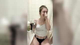 Nikkilafae (Nikki LaFae aka nikkilafaefree) OnlyFans leaks 4 foot 9 inch 22 yo Slim Fit Girl Porn 41