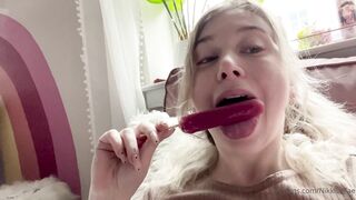 Nikkilafae (Nikki LaFae aka nikkilafaefree) OnlyFans leaks 4 foot 9 inch 22 yo Slim Fit Girl Porn 72