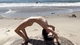 Julesari (Jules Ari aka juleserrari aka arijules1) onlyFans Leaks Sexy Silly Pretzel Girl Porn Video 171