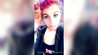 Ghostgirlbellaa (ghostgirlzella aka EMObella) OnlyFans Leaks Your Local Trailer Park Girl Porn 40