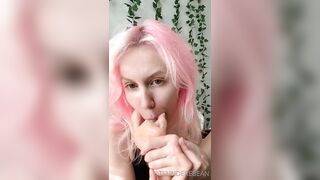 [17] Tsunderebean (Tsunder Bean aka Valerie) OnlyFans Leaks APEX Wraith Babe Porn 