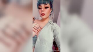 [503] ihatelaiika (LAIKAMusic aka Laika aka sleepylaika) OnlyFans Leaks CEO of Mental illness and Mommy Milkers