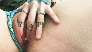 [54] ihatelaiika (LAIKAMusic aka Laika aka sleepylaika) OnlyFans Leaks CEO of Mental illness and Mommy Milkers