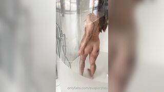 [119] Myweteva (evaporshes aka My Wet Eva) OnlyFans Leaks Secret Squirting Slut Porn 