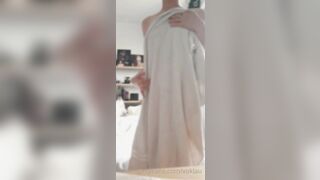 [145] XoKlau (xoklaufree aka Klaudy Begin aka xoklau.official) OnlyFans Leaks French Canadian girl Porn