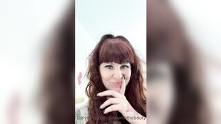 [18] Juliewiththecake (Julie with the Cake aka ) OnlyFans Leaks 45 yo Thicc Red Head Milf Porn