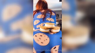 [26] Juliewiththecake (Julie with the Cake aka ) OnlyFans Leaks 45 yo Thicc Red Head Milf Porn