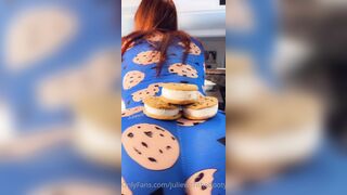 [26] Juliewiththecake (Julie with the Cake aka ) OnlyFans Leaks 45 yo Thicc Red Head Milf Porn