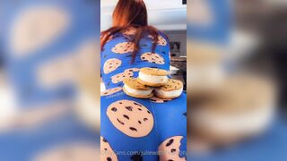 [26] Juliewiththecake (Julie with the Cake aka ) OnlyFans Leaks 45 yo Thicc Red Head Milf Porn