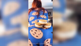 [26] Juliewiththecake (Julie with the Cake aka ) OnlyFans Leaks 45 yo Thicc Red Head Milf Porn