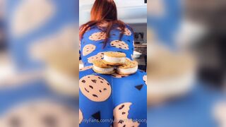 [26] Juliewiththecake (Julie with the Cake aka ) OnlyFans Leaks 45 yo Thicc Red Head Milf Porn