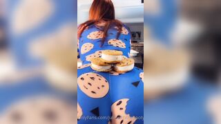 [26] Juliewiththecake (Julie with the Cake aka ) OnlyFans Leaks 45 yo Thicc Red Head Milf Porn