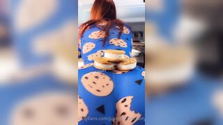 [26] Juliewiththecake (Julie with the Cake aka ) OnlyFans Leaks 45 yo Thicc Red Head Milf Porn