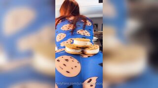 [26] Juliewiththecake (Julie with the Cake aka ) OnlyFans Leaks 45 yo Thicc Red Head Milf Porn