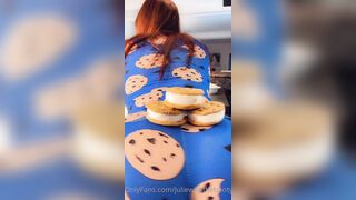 [26] Juliewiththecake (Julie with the Cake aka ) OnlyFans Leaks 45 yo Thicc Red Head Milf Porn