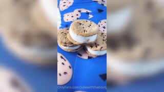 [27] Juliewiththecake (Julie with the Cake aka ) OnlyFans Leaks 45 yo Thicc Red Head Milf Porn