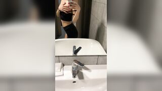 [217] Nofacefreak_18 (Eva Generosi VIP aka evagenerosi) OnlyFans Leaks Italian 19 yo College Petite Body Porn