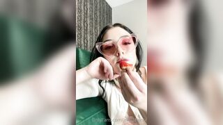 [244] Avaclairexx (avaisoutofideas aka Ava Claire) OnlyFans Leaks Big White Peach Ass Girl Porn