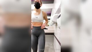 [326 of 681 Videos] Livvalittle (ivfitpdx aka Livv Fitt & Fitdonk aka livvfitcheeks) OnlyFans Leaks The Girl Next Door Porn
